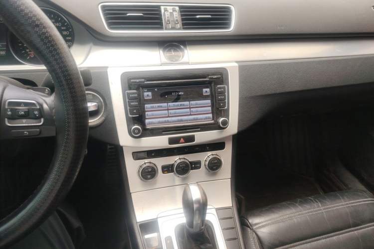 Used Volkswagen FAW-Volkswagen CC 2016 1.8TSI Prestige Model Audio And AC Panel