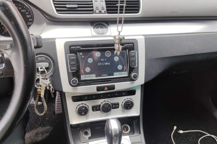 Used Volkswagen FAW-Volkswagen CC 2016 2.0 TSI Luxury Model Audio And AC Panel