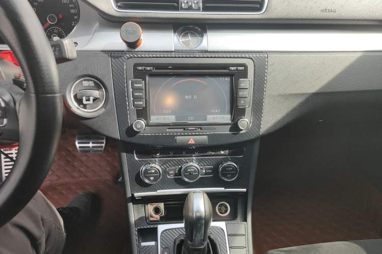 Used Volkswagen FAW-Volkswagen CC 2016 2.0 TSI Luxury Model Audio And AC Panel