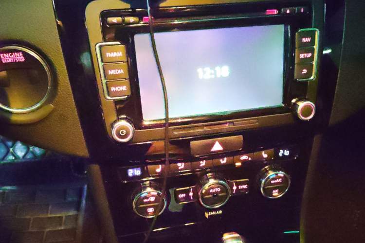 Used Volkswagen FAW-Volkswagen CC 2016 300TSI 25th Anniversary Edition Audio And AC Panel