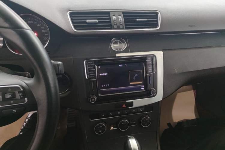 Used Volkswagen FAW-Volkswagen CC 2016 1.8TSI Luxury Model Audio And AC Panel