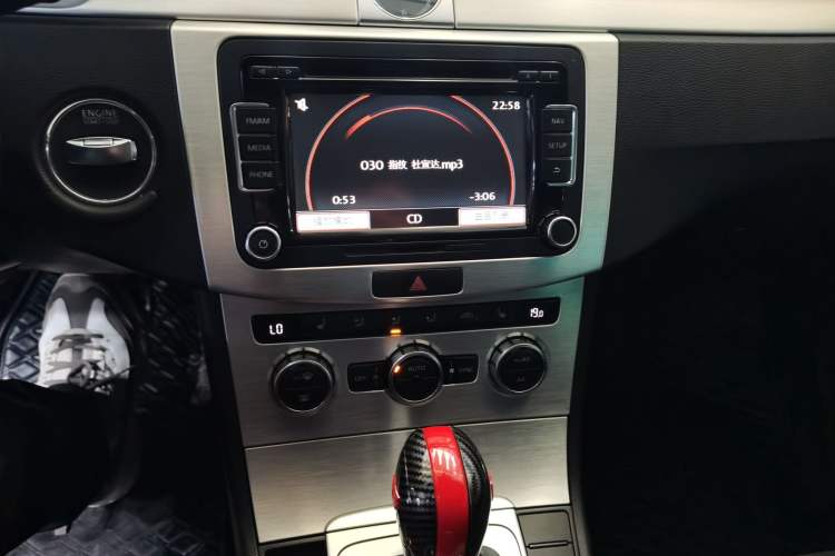 Used Volkswagen FAW-Volkswagen CC 2016 2.0 TSI Luxury Model Audio And AC Panel