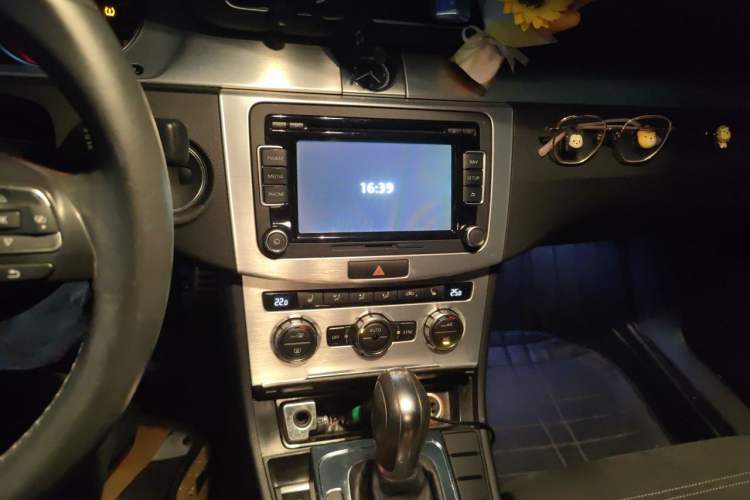 Used Volkswagen FAW-Volkswagen CC 2016 1.8TSI Luxury Model Audio And AC Panel