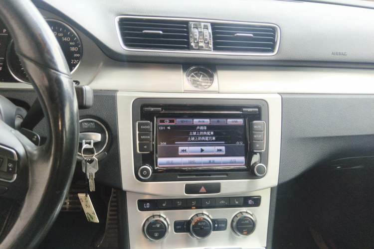 Used Volkswagen FAW-Volkswagen CC 2016 1.8TSI Prestige Model Audio And AC Panel