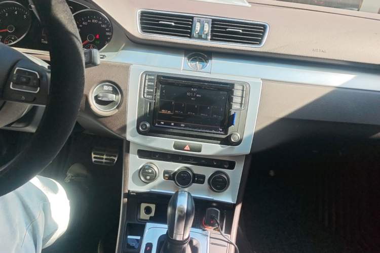Used Volkswagen FAW-Volkswagen CC 2016 2.0 TSI Ultimate Edition Audio And AC Panel