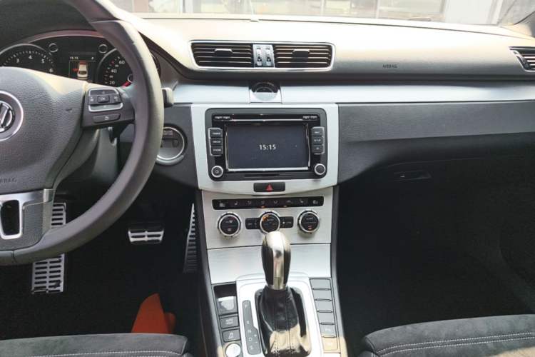 Used Volkswagen FAW-Volkswagen CC 2016 1.8TSI Luxury Model Audio And AC Panel