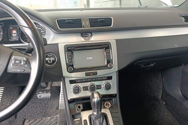 Used Volkswagen FAW-Volkswagen CC 2016 1.8TSI Luxury Model Audio And AC Panel
