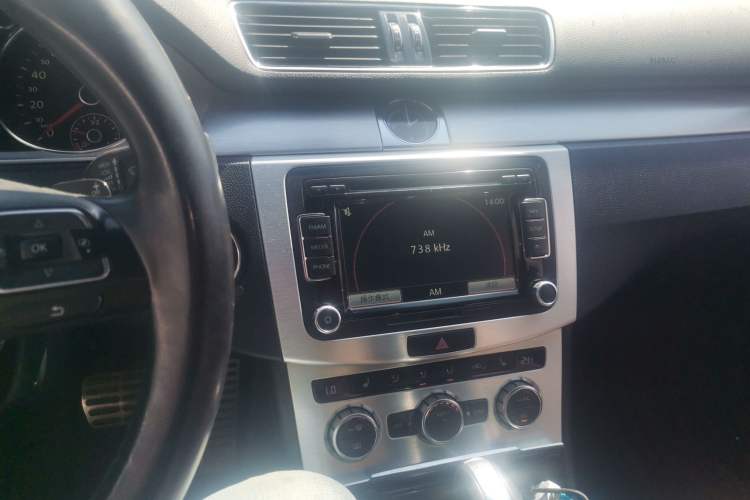 Used Volkswagen FAW-Volkswagen CC 2016 1.8TSI Luxury Model Audio And AC Panel