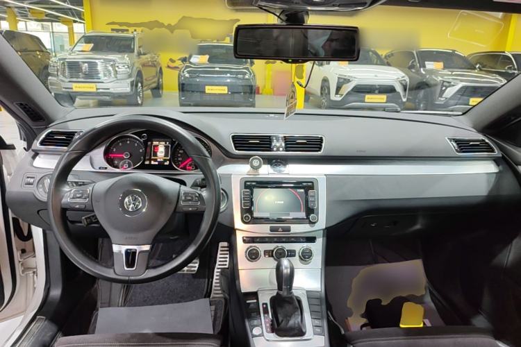 Used Volkswagen FAW-Volkswagen CC 2016 2.0 TSI Luxury Model Center Console