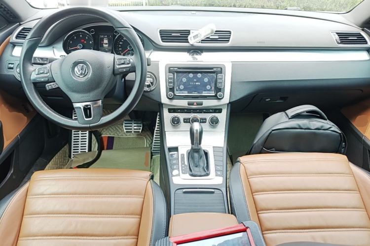 Used Volkswagen FAW-Volkswagen CC 2016 2.0 TSI Luxury Model Center Console