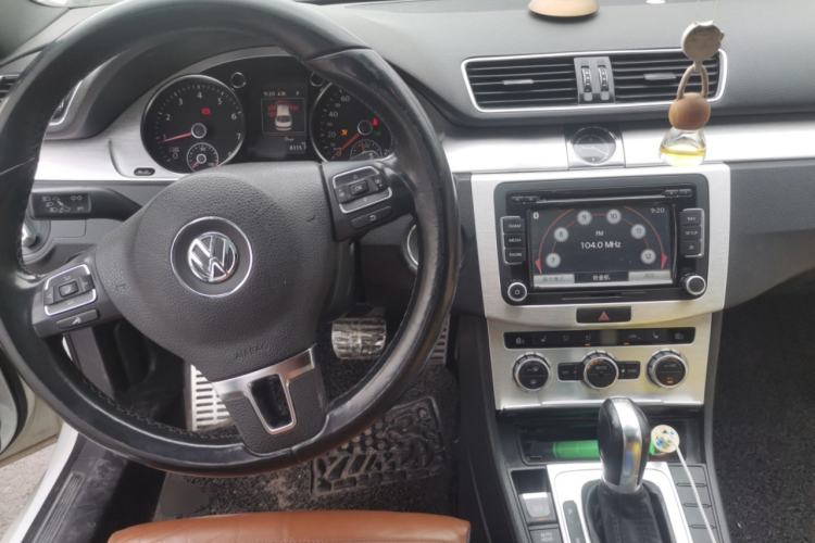 Used Volkswagen FAW-Volkswagen CC 2016 1.8TSI Luxury Model Center Console
