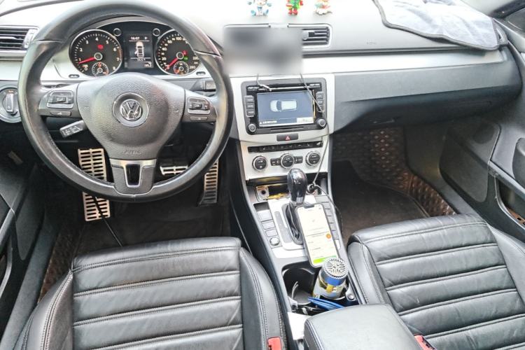 Used Volkswagen FAW-Volkswagen CC 2016 1.8TSI Prestige Model Center Console