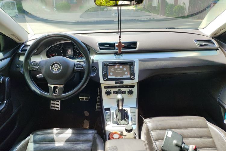 Used Volkswagen FAW-Volkswagen CC 2016 1.8TSI Luxury Model Center Console