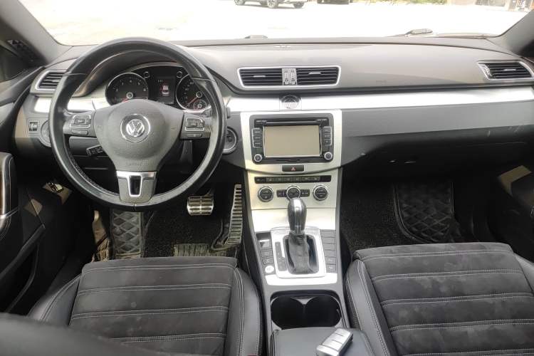Used Volkswagen FAW-Volkswagen CC 2016 1.8TSI Luxury Model Center Console