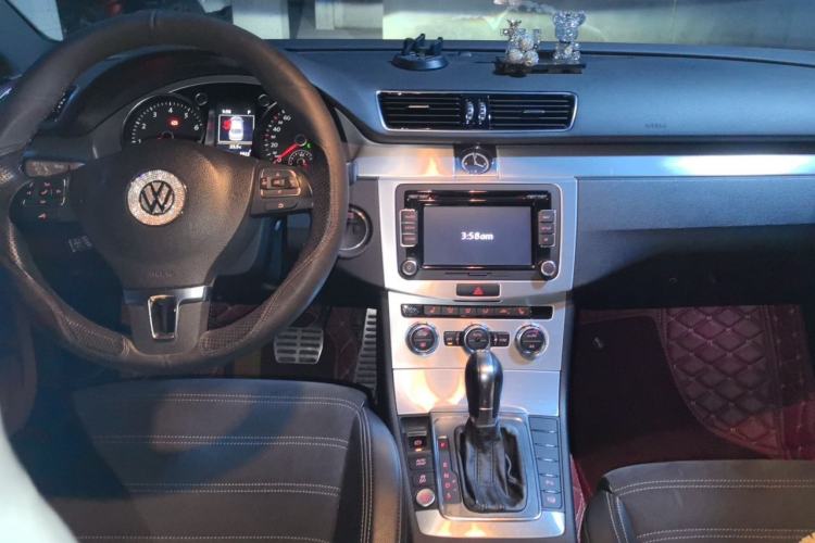 Used Volkswagen FAW-Volkswagen CC 2016 1.8TSI Luxury Model Center Console