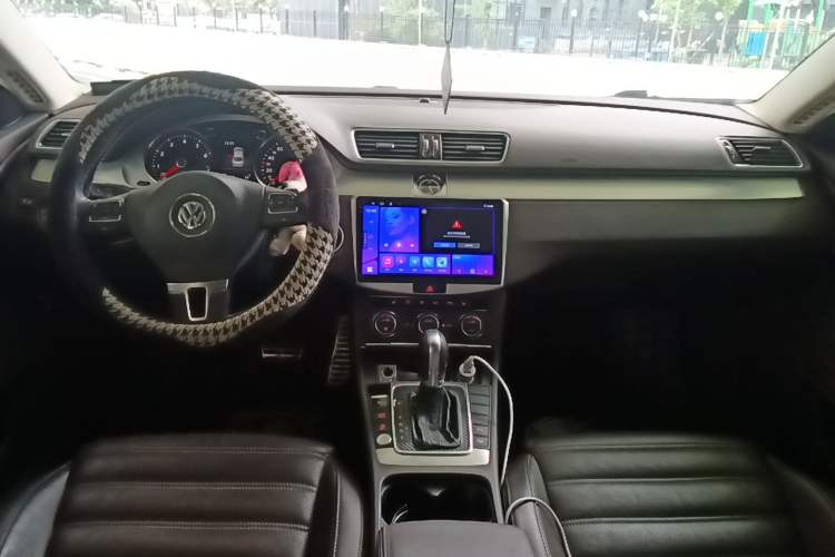 Used Volkswagen FAW-Volkswagen CC 2016 2.0 TSI Luxury Model Center Console