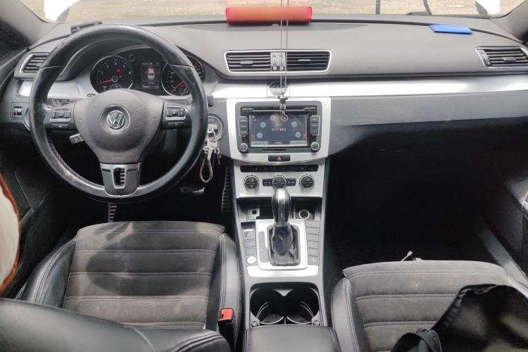 Used Volkswagen FAW-Volkswagen CC 2016 2.0 TSI Luxury Model Center Console