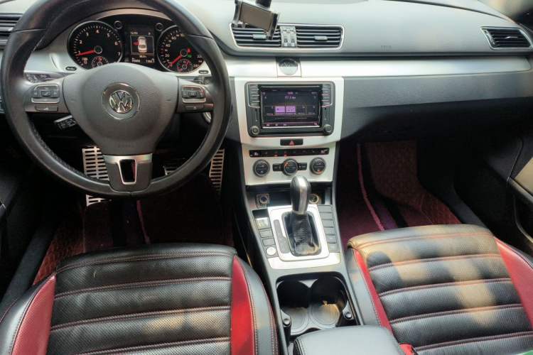 Used Volkswagen FAW-Volkswagen CC 2016 1.8TSI Luxury Model Center Console