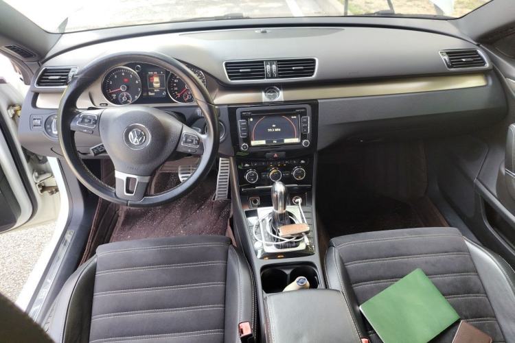 Used Volkswagen FAW-Volkswagen CC 2016 300TSI 25th Anniversary Edition Center Console