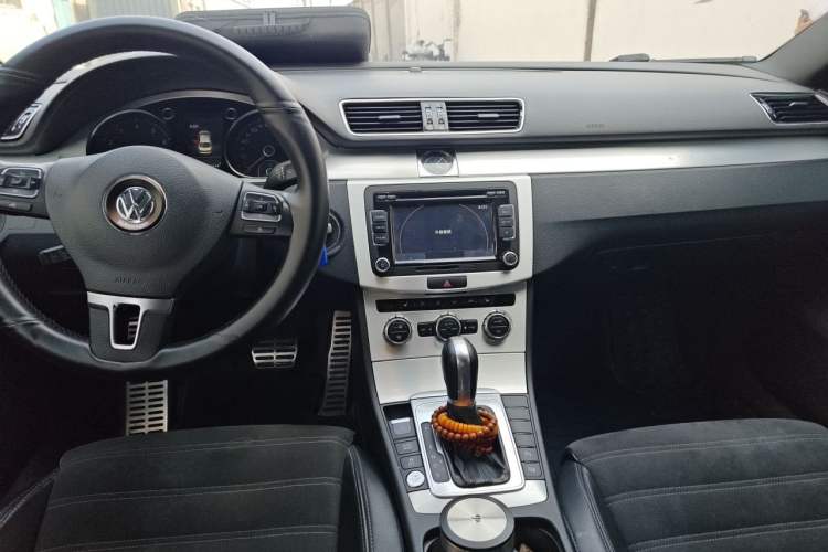 Used Volkswagen FAW-Volkswagen CC 2016 1.8TSI Luxury Model Center Console