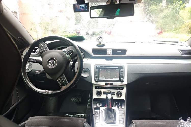 Used Volkswagen FAW-Volkswagen CC 2016 1.8TSI Luxury Model Center Console