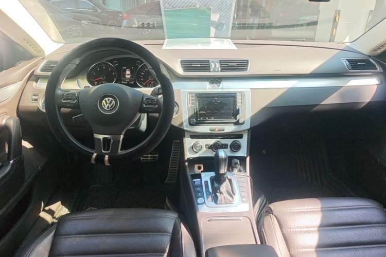 Used Volkswagen FAW-Volkswagen CC 2016 2.0 TSI Ultimate Edition Center Console