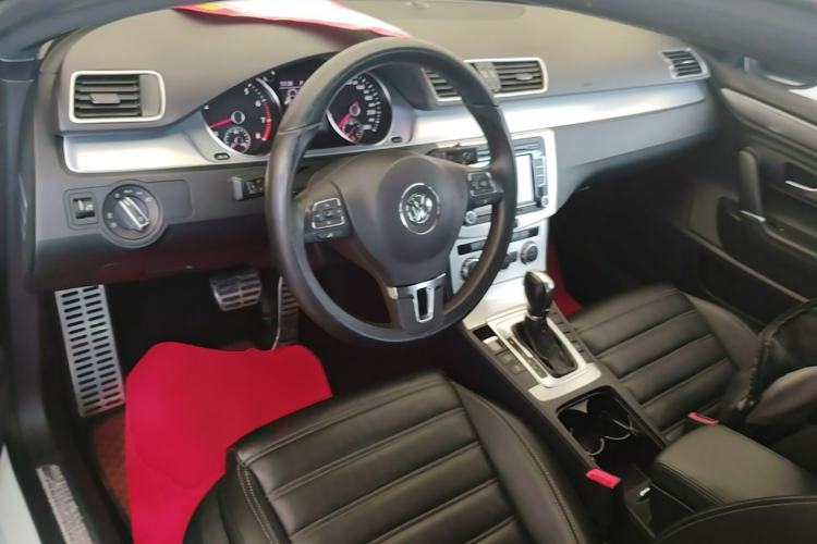 Used Volkswagen FAW-Volkswagen CC 2016 1.8TSI Prestige Model Center Console