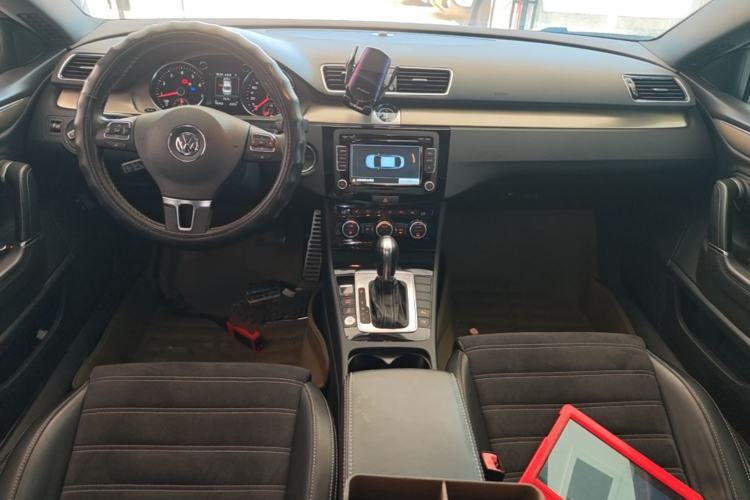 Used Volkswagen FAW-Volkswagen CC 2016 300TSI 25th Anniversary Edition Center Console
