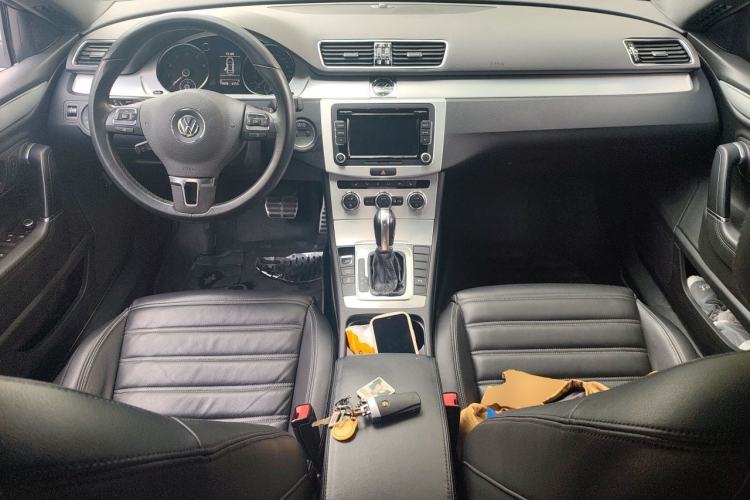 Used Volkswagen FAW-Volkswagen CC 2016 1.8TSI Prestige Model Center Console