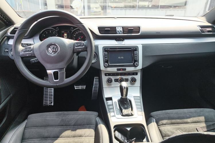 Used Volkswagen FAW-Volkswagen CC 2016 1.8TSI Luxury Model Center Console