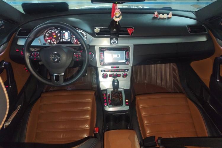 Used Volkswagen FAW-Volkswagen CC 2016 1.8TSI Luxury Model Center Console