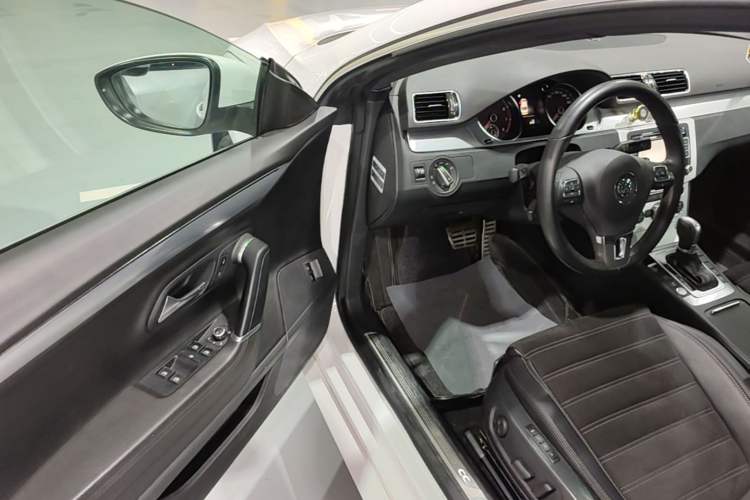 Used Volkswagen FAW-Volkswagen CC 2016 2.0 TSI Luxury Model Driver Seat