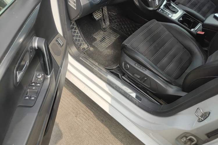 Used Volkswagen FAW-Volkswagen CC 2016 1.8TSI Luxury Model Driver Seat