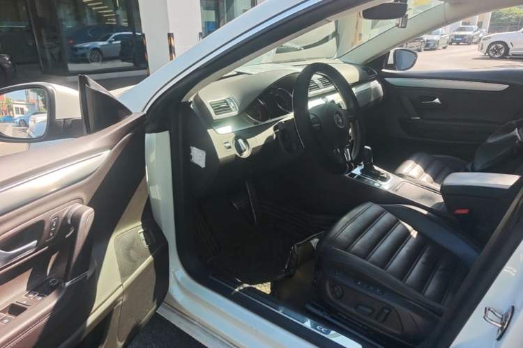 Used Volkswagen FAW-Volkswagen CC 2016 2.0 TSI Ultimate Edition Driver Seat