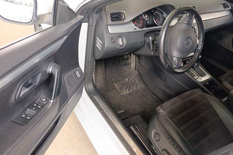 Used Volkswagen FAW-Volkswagen CC 2016 1.8TSI Luxury Model Driver Seat
