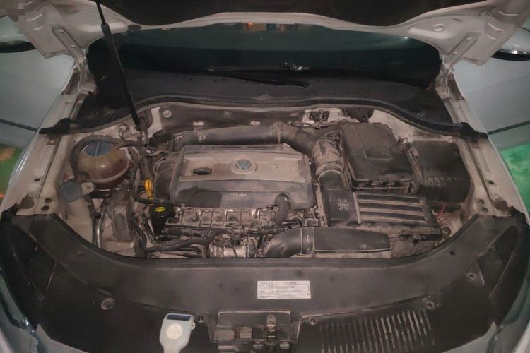 Used Volkswagen FAW-Volkswagen CC 2016 300TSI 25th Anniversary Edition Engine Bay