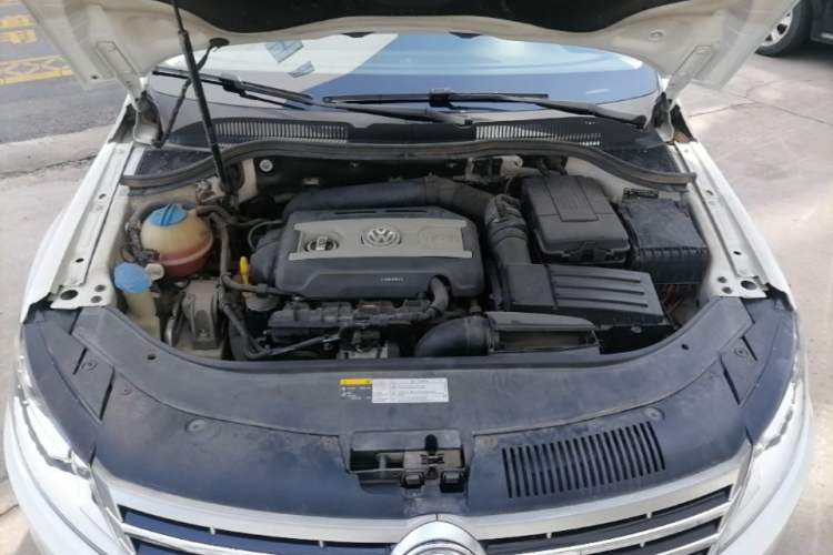 Used Volkswagen FAW-Volkswagen CC 2016 2.0 TSI Ultimate Edition Engine Bay
