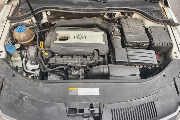 Used Volkswagen FAW-Volkswagen CC 2016 1.8TSI Luxury Model Engine Bay
