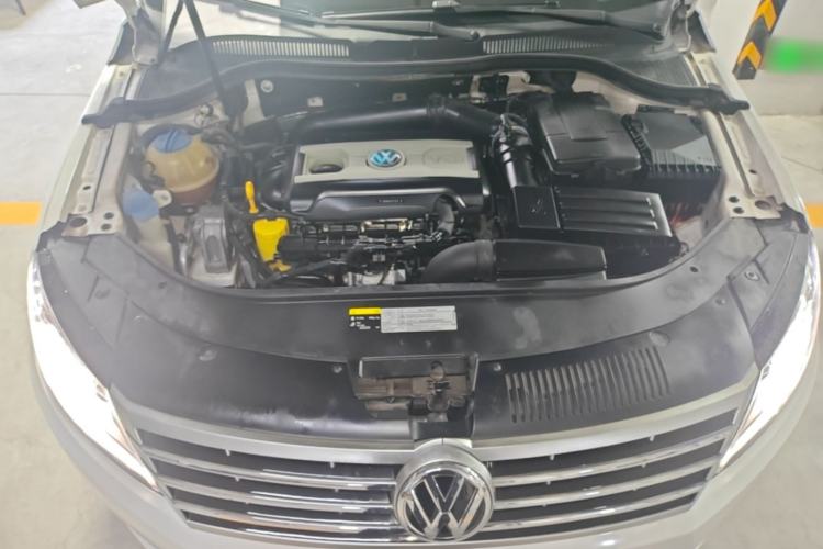 Used Volkswagen FAW-Volkswagen CC 2016 2.0 TSI Luxury Model Engine Bay
