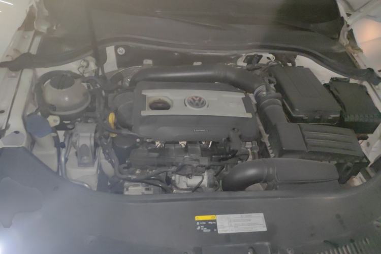 Used Volkswagen FAW-Volkswagen CC 2016 1.8TSI Luxury Model Engine Bay