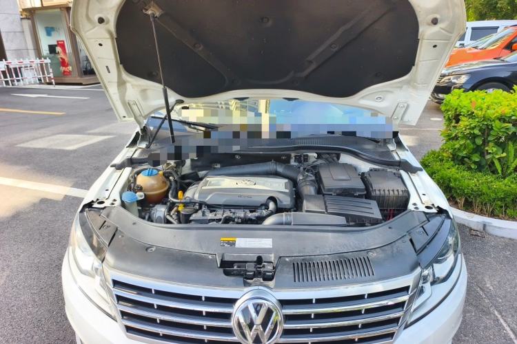 Used Volkswagen FAW-Volkswagen CC 2016 1.8TSI Luxury Model Engine Bay