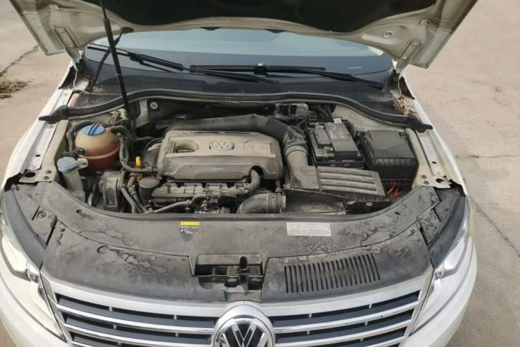 Used Volkswagen FAW-Volkswagen CC 2016 1.8TSI Luxury Model Engine Bay