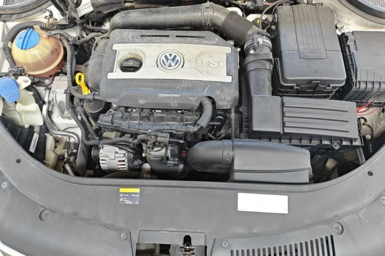 Used Volkswagen FAW-Volkswagen CC 2016 1.8TSI Luxury Model Engine Bay