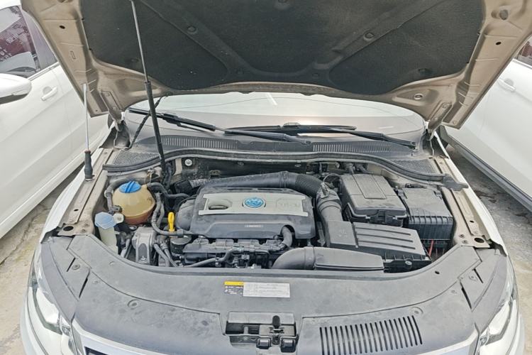 Used Volkswagen FAW-Volkswagen CC 2016 2.0 TSI Luxury Model Engine Bay