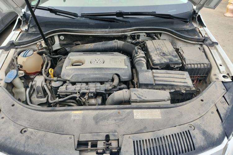 Used Volkswagen FAW-Volkswagen CC 2016 1.8TSI Luxury Model Engine Bay