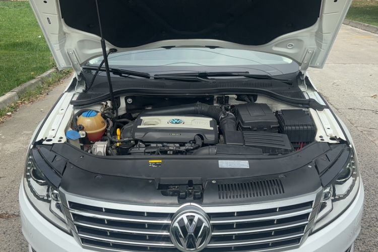 Used Volkswagen FAW-Volkswagen CC 2016 1.8TSI Luxury Model Engine Bay
