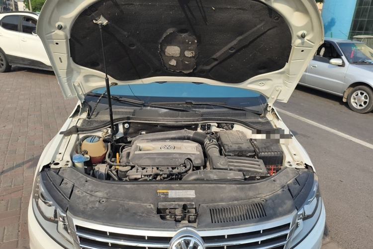 Used Volkswagen FAW-Volkswagen CC 2016 1.8TSI Luxury Model Engine Bay
