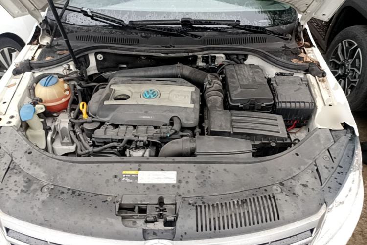 Used Volkswagen FAW-Volkswagen CC 2016 1.8TSI Luxury Model Engine Bay