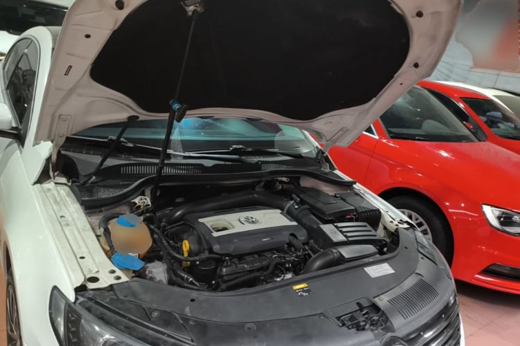 Used Volkswagen FAW-Volkswagen CC 2016 2.0 TSI Luxury Model Engine Bay