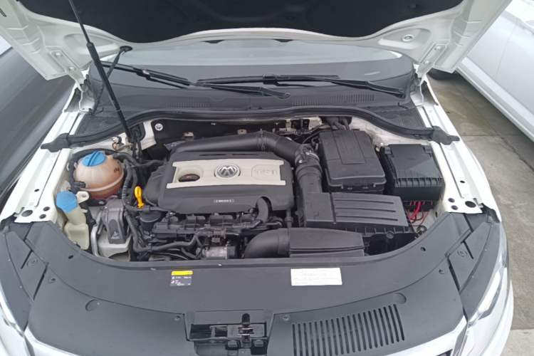 Used Volkswagen FAW-Volkswagen CC 2016 1.8TSI Luxury Model Engine Bay